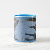 Grote Grijze boomgaard en sneeuwwildRaptor aan lan Tweekleurige Koffiemok (Center)