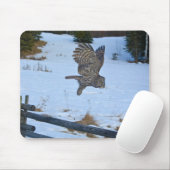 Grote grijze boomgaard en sneeuwwildRaptor Muismat (Met muis)