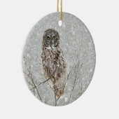 Grote Grijze Uil in de Winter Keramisch Ornament (Rechts)