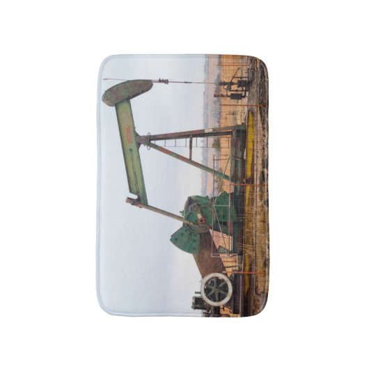 Grote groene pomp in een olieveld badmat (Voorkant Verticaal)