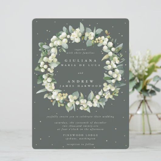 Grote groene sneeuwbes + eucalyptus krans bruiloft kaart (Staand voorkant)