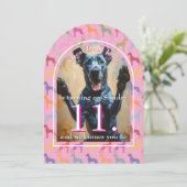 Grote Hond Feest Gouden Zwarte Uitnodiging (Staand voorkant)