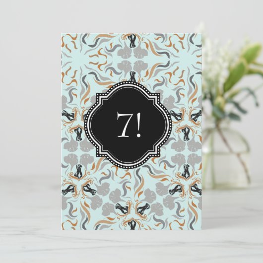 Grote Hond Feest Gouden Zwarte Uitnodiging (Staand voorkant)