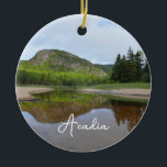 Grote Hoofdreflectie bij Sand Beach Keramisch Ornament<br><div class="desc">Een beroemde wandeling in Acadia National Park is om te gaan naar Great Head Trail. Hier is een uitzicht van deze bekende granieten koepel van Sand Beach. Deze foto is ook te zien als het breedbeeldbehang "Great Head Reflection at Sand Beach" van www.mlewallpapers.com. Bekijk onze winkel voor meer foto's van...</div>