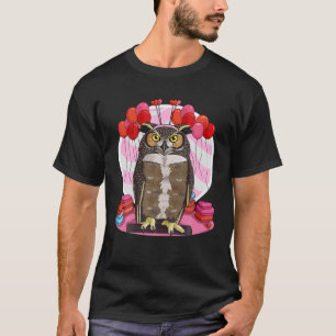 Grote hoornvliezen met een valentijndag-decor t-shirt