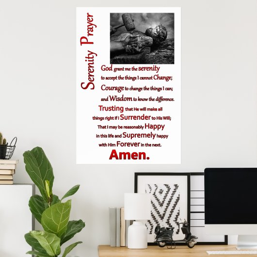 Grote houten hamer op het sereniteitsgebed poster (Thuiskantoor)