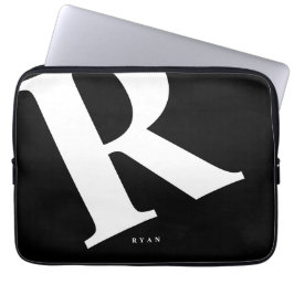 Grote Initiaal | Moderne Typografie | Zwart Laptop Sleeve