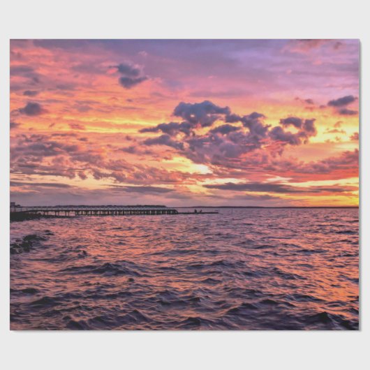 Grote kleurrijke zonsondergang over het waterstran cadeaupapier (Vlak)