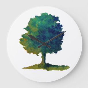 Grote klok met groene schaduwboom