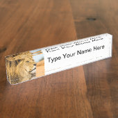 Grote leeuw ver weg naambordje (Zijkant)