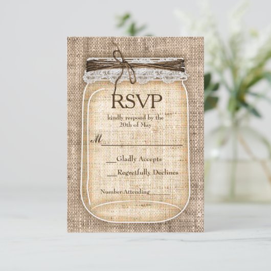 Grote Mason Jar & Burlap Kant Rustieke Bruiloft RS RSVP Kaartje (Staand voorkant)