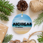 Grote Meren Beach Michigan Kerstmis Keramisch Ornament<br><div class="desc">Michigan Kerstkeramisch sieraadje - Deze unieke kerstversiering is geweldig voor iedereen uit de grote staat Michigan. - Onze mooie kerstsieraden zijn een geweldig cadeau. Als je ze eenmaal ziet, wil je er eentje voor jezelf houden. - Gepersonaliseerde familieversiering* - Pas getrouwd voor sierdoeleinden* - nieuwe thuiscadeaus* - Homesick voor Michigan...</div>