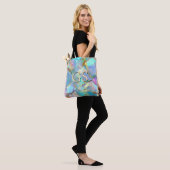 Grote monogram of naam op opal tote bag (Op model)