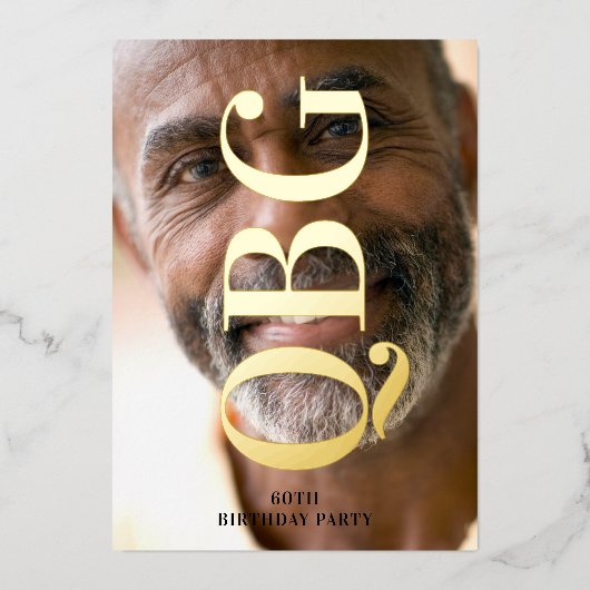Grote Monogram Vet Geperst Goud 60ste Verjaardag Folie Uitnodiging (Voorkant)