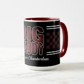 Grote papa met bruine ruitjes en naam op zwart mok (Voorkant rechts)