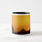 Grote Pyramiden van Giza, Egypte op zonsondergang Tweekleurige Koffiemok (Center)