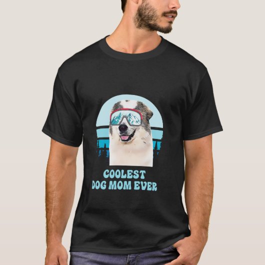 Grote Pyrenee skiën Winter Coolste hond Moeder ooi T-shirt (Voorkant)