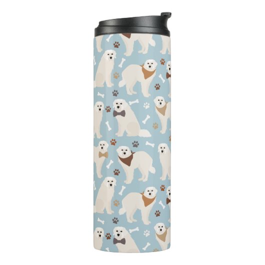 Grote Pyreneeën en thermische getumbler van Botten Thermosbeker (Gedraaid links)