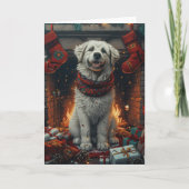 Grote Pyreneeën Hond Met Kerstcadeaus Open Haard Kaart (Voorkant)