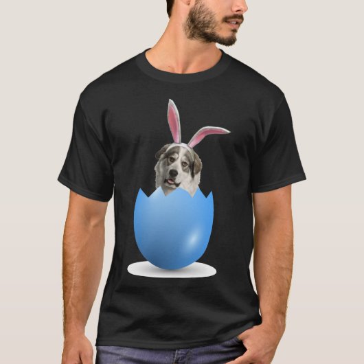 Grote Pyreneeën Hond Paashaas Gekleurde Eijacht T-shirt (Voorkant)