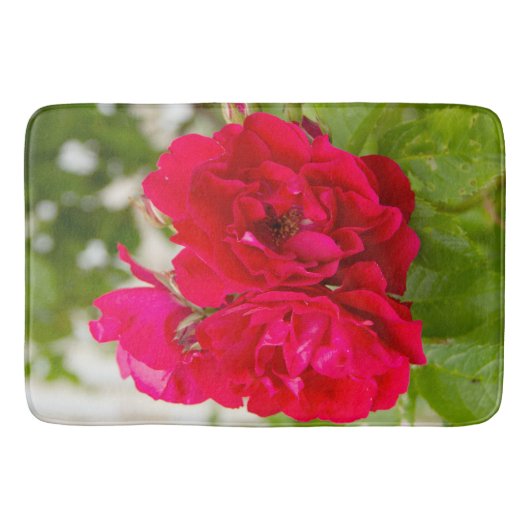 Grote rode rozen in de tuin badmat (Voorkant)