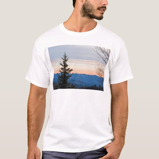 Grote rokergebergte t-shirt (Voorkant)