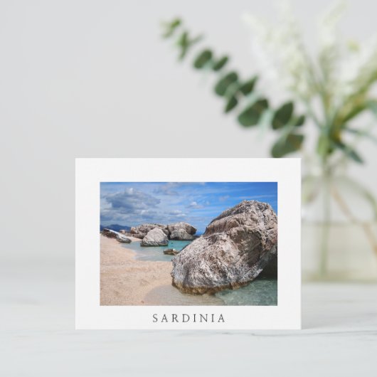 Grote rotsen op het strand van Sardinië witte brie Briefkaart (Staand voorkant)