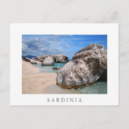 Grote rotsen op het strand van Sardinië witte brie Briefkaart