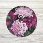 Grote roze chrysanthema's snijplank