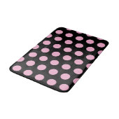 Grote Roze Polka Dots op Zwart Badmat (Gekanteld)