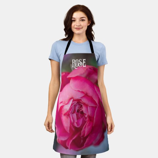 Grote roze roze roze roos schort (Gedragen)