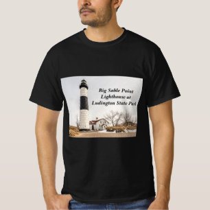 Grote Sable Point Lighthouder in Ludington T-shirt