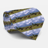 Grote Teoton paarden grazen in het gras, op een  Stropdas (Opgerold)