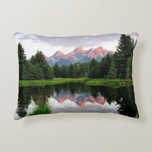Grote Teton reflecteert over de Beaver-obligatie Decoratief Kussen (Voorkant)