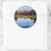 Grote Tetons die in de Snake-rivier reflecteren Ronde Sticker (Tas)