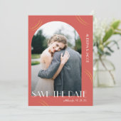 Grote typografie Levendige rode foto-huwelijk Save The Date (Staand voorkant)