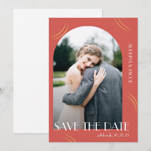 Grote typografie Levendige rode foto-huwelijk Save The Date (Voorkant / Achterkant)