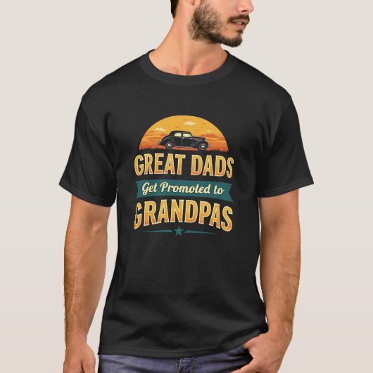 Grote vaders worden gepromoveerd tot opa's - grapp t-shirt (Voorkant)