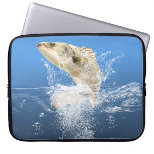 Grote vis die blauw water aftast laptop sleeve