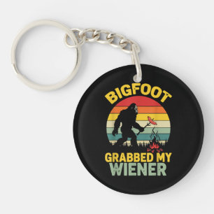 Grote Voet Greep Mijn Wiener Grappige Sasquatch Sleutelhanger