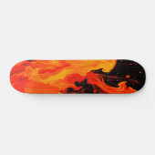 Grote Vuurvlam Abstracte Kunst op Zwart Persoonlijk Skateboard (Horizontaal)