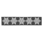 Grote witte eenvoudige sneeuwvlokken op zwarte ach korte tafelloper (Horizontaal)