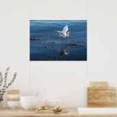 Grote witte grot loopt over water poster (Keuken)