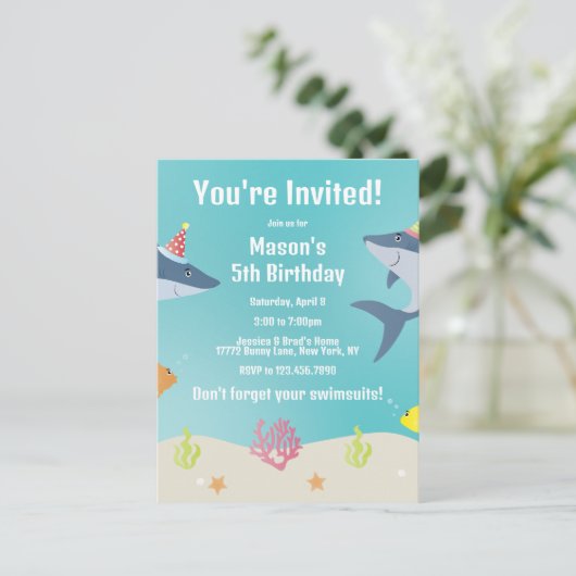 Grote witte haai Cartoon Party Petten Uitnodiging Briefkaart (Staand voorkant)