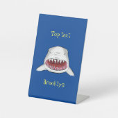 Grote witte haai gemiddelde cartoon illustratie reclamebord met voetstuk (Voorkant)