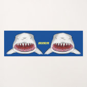 Grote witte haai gemiddelde cartoon illustratie yogamat (Achterkant (horizontaal))