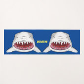 Grote witte haai gemiddelde cartoon illustratie yogamat (Voorkant (horizontaal))