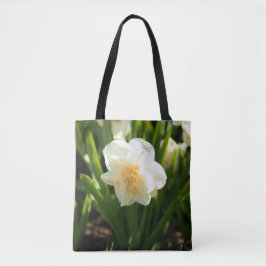 Grote witte narcissen op een lentedag tote bag