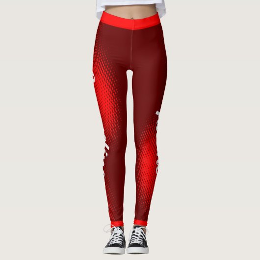 Grote witte script tekst op DONKERROOD Leggings (Voorkant)