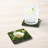 Grote witte vlekken op een lentedag bier onderzetter (Rechterzijde)